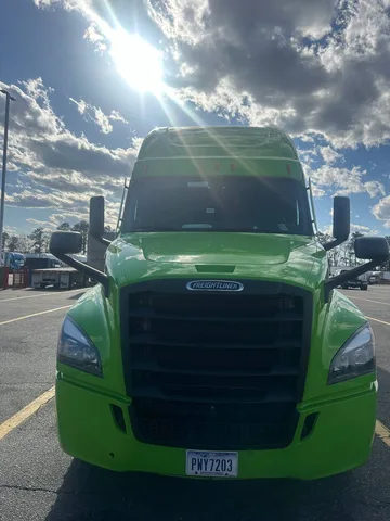 2023 Freightliner Cascadia 126