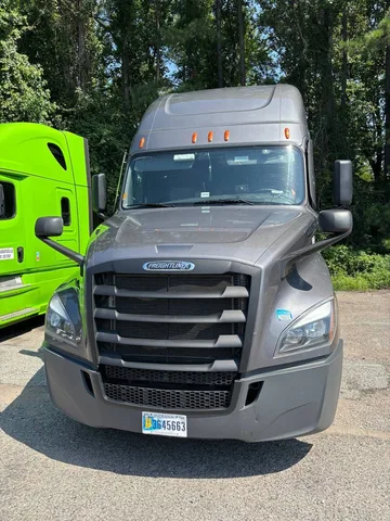 2022 Freightliner Cascadia 126