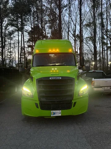 2023 Freightliner Cascadia 126
