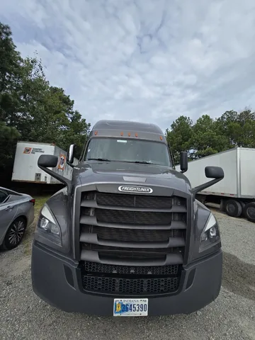 2023 Freightliner Cascadia 126