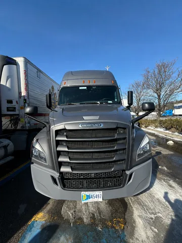 2022 Freightliner Cascadia 126