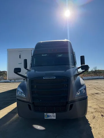 2022 Freightliner Cascadia 126