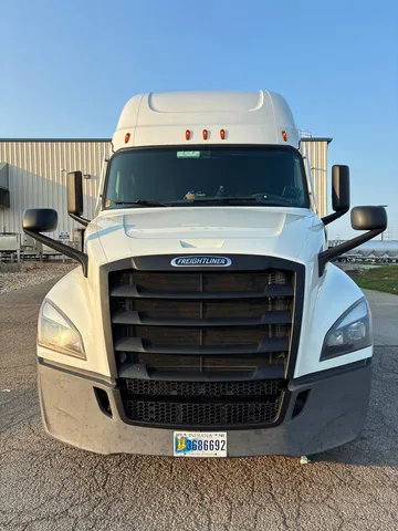 2022 Freightliner Cascadia 126