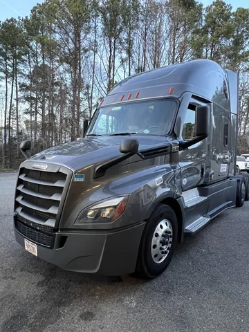 2022 Freightliner Cascadia 126