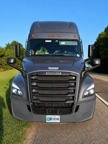 2022 Freightliner Cascadia 126