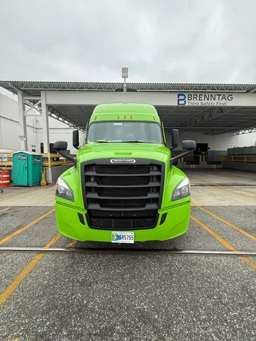2023 Freightliner Cascadia 126