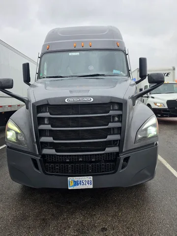 2022 Freightliner Cascadia 126