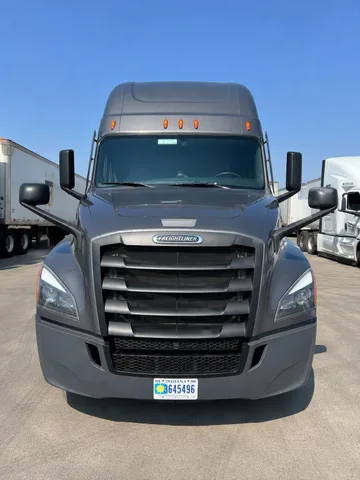 2023 Freightliner Cascadia 126